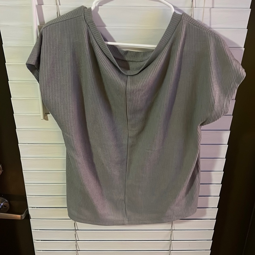 Women’s off shoulder grey short sleeve shirt